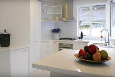 Photo of property in 81b Mirrabooka Avenue, Botany Downs, Auckland, 2010