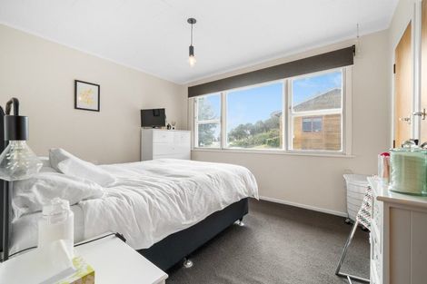 Photo of property in 24 Omapere Street, Waitangirua, Porirua, 5024
