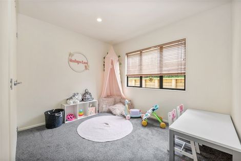 Photo of property in 11 Fairchild Avenue, Goodwood Heights, Auckland, 2105