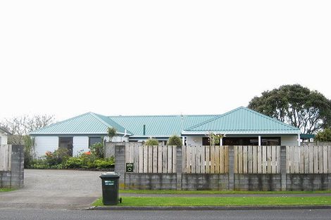 Photo of property in 32 Karina Road, Merrilands, New Plymouth, 4312