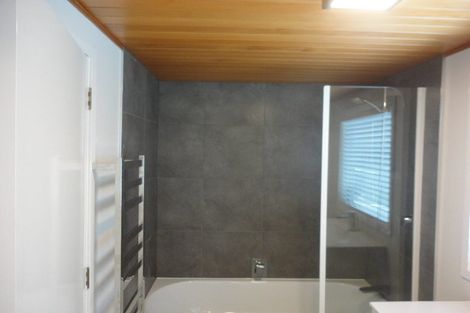 Photo of property in 4a Thurlestone Place, Burnside, Christchurch, 8053