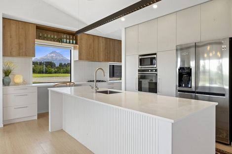 Photo of property in 1506 Egmont Road, Egmont Village, 4386