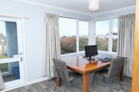 Photo of property in 50 Raumati Road, Raumati Beach, Paraparaumu, 5032