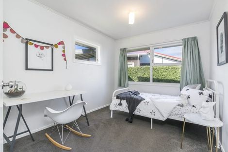 Photo of property in 19 Roby Street, Te Atatu Peninsula, Auckland, 0610