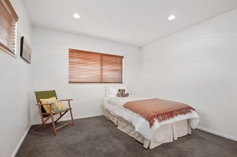 Photo of property in 11 Kahala Place, West Harbour, Auckland, 0618