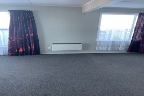 Photo of property in 39 Cotswold Crescent, Newlands, Wellington, 6037