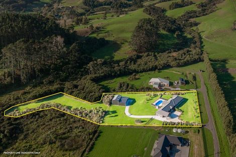 Photo of property in 121 Valley Road, Waimauku, 0881