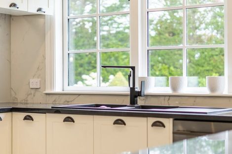 Photo of property in 29 Padnell Crescent, Paparangi, Wellington, 6037