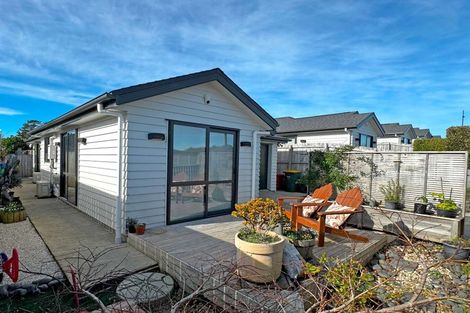 Photo of property in 76 Accolage Boulevard, Kumeu, 0810