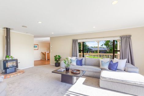 Photo of property in 17 Outlook Road, Greenhithe, Auckland, 0632
