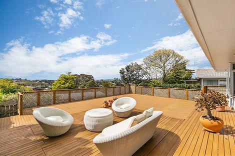 Photo of property in 33 Agincourt Street, Glenfield, Auckland, 0629