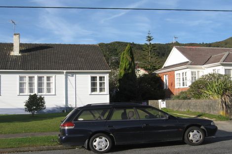 Photo of property in 4 Shearer Crescent, Naenae, Lower Hutt, 5011