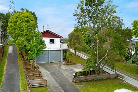 Photo of property in 11 Temuri Place, Glendene, Auckland, 0602