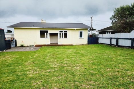Photo of property in 82 Matai Street, Castlecliff, Whanganui, 4501