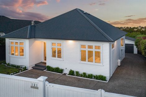 Photo of property in 121 Hinemoa Street, Birkenhead, Auckland, 0626