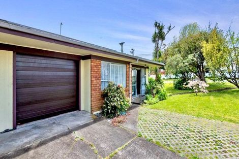 Photo of property in 1/165 View Road, Sunnyvale, Auckland, 0612