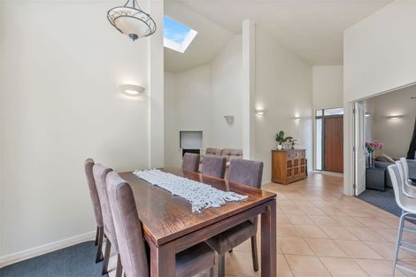 Photo of property in 11 Fairchild Avenue, Goodwood Heights, Auckland, 2105