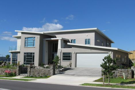 Photo of property in 53 Waimanu Bay Drive, Te Atatu Peninsula, Auckland, 0610