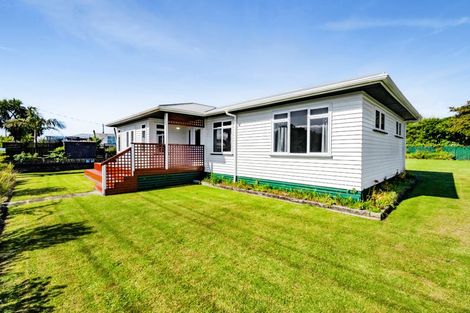 Photo of property in 6 Mace Terrace, Oakura, 4314