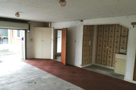 Photo of property in 3/69 Royal View Road, Te Atatu South, Auckland, 0610