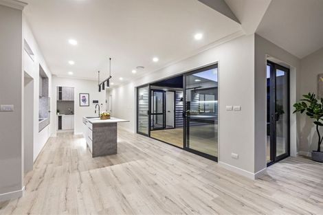 Photo of property in 7 William Blake Way, Riverhead, 0820