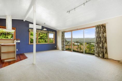 Photo of property in 94a Dowse Drive, Maungaraki, Lower Hutt, 5010