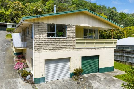 Photo of property in 13 Milton Terrace, Picton, 7220