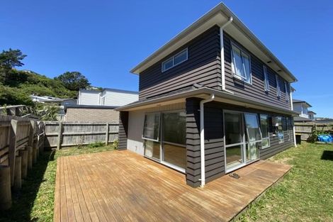 Photo of property in 10 Cresswell Place, Johnsonville, Wellington, 6037