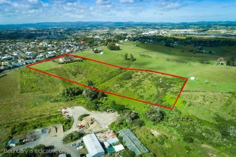 Photo of property in 82 Hobsonville Road, West Harbour, Auckland, 0618