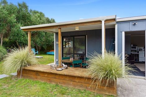 Photo of property in 7 James Street, Waikawa Beach, Manakau, 5573