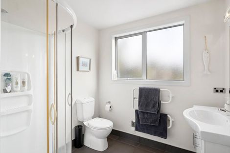 Photo of property in 12 Bovett Place, Wanaka, 9305