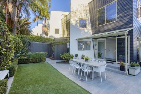 Photo of property in 2/23 Napier Street, Freemans Bay, Auckland, 1011