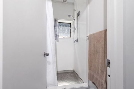 Photo of property in 1/127 Stapleford Crescent, Browns Bay, Auckland, 0630