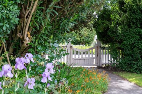 Photo of property in 903 Caroline Road, Mayfair, Hastings, 4122