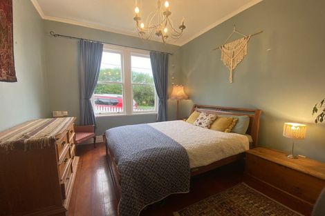 Photo of property in 1 Maungaraki Road, Korokoro, Lower Hutt, 5012