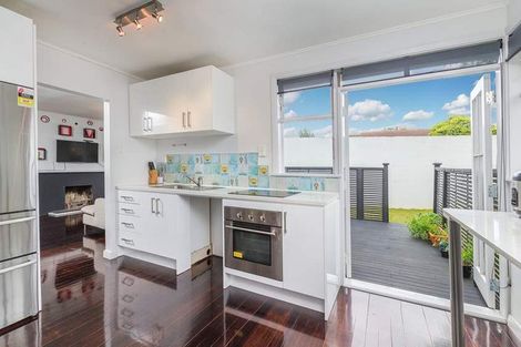 Photo of property in 1556 Great North Road, Waterview, Auckland, 1026