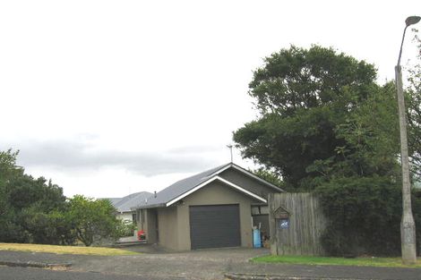 Photo of property in 2 Wylie Avenue, Sunnynook, Auckland, 0620