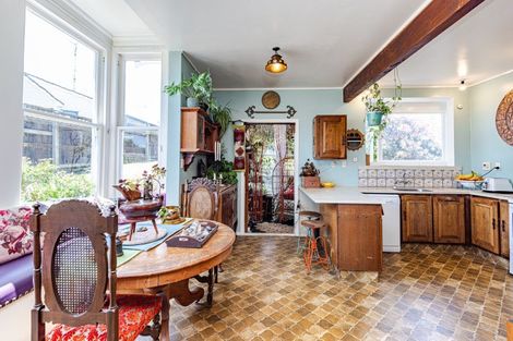 Photo of property in 50 Shakespeare Road, Bastia Hill, Whanganui, 4500