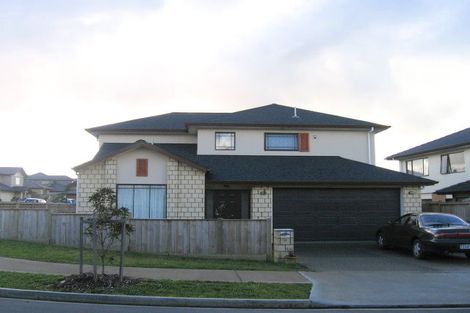 Photo of property in 18 Speyside Crescent, Flat Bush, Auckland, 2016