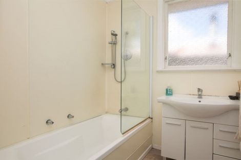 Photo of property in 124 Driver Crescent, Cannons Creek, Porirua, 5024