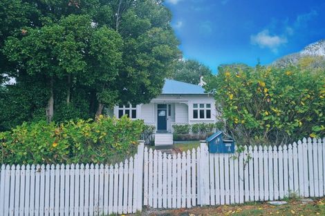 Photo of property in 17 Verbena Road, Birkdale, Auckland, 0626