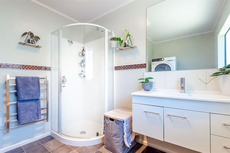 Photo of property in 12 Hookway Grove, Paraparaumu, 5032