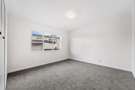 Photo of property in 35 Eastglen Road, Glen Eden, Auckland, 0602