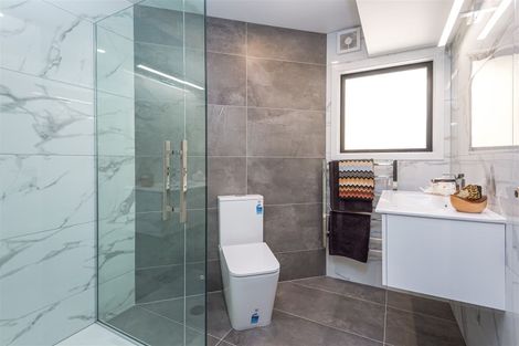 Photo of property in 139 Mount Pleasant Road, Mount Pleasant, Christchurch, 8081