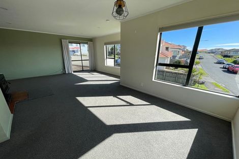 Photo of property in 19 Jaunpur Crescent, Broadmeadows, Wellington, 6035
