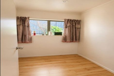 Photo of property in 2/63 Stanley Road, Glenfield, Auckland, 0629
