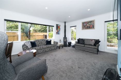 Photo of property in 27 Stirling Crescent, Hokowhitu, Palmerston North, 4410