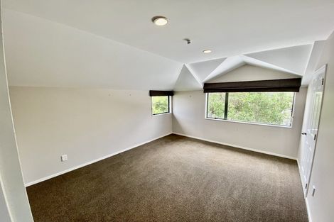Photo of property in 2/16 Stoneleigh Court, Sunnynook, Auckland, 0632