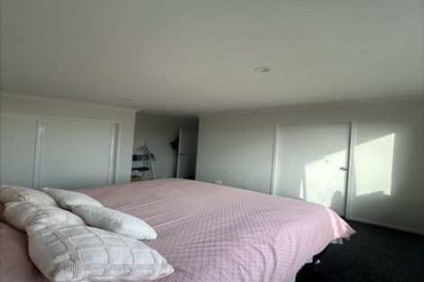 Photo of property in 7/5 Peachgrove Road, Te Atatu Peninsula, Auckland, 0610