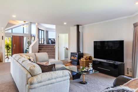 Photo of property in 27 Kinder Street, Acacia Bay, Taupo, 3330
